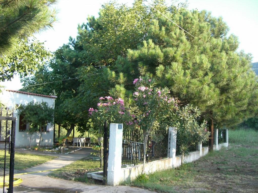 Garden Bungalow Valentina Stavros  Exterior foto